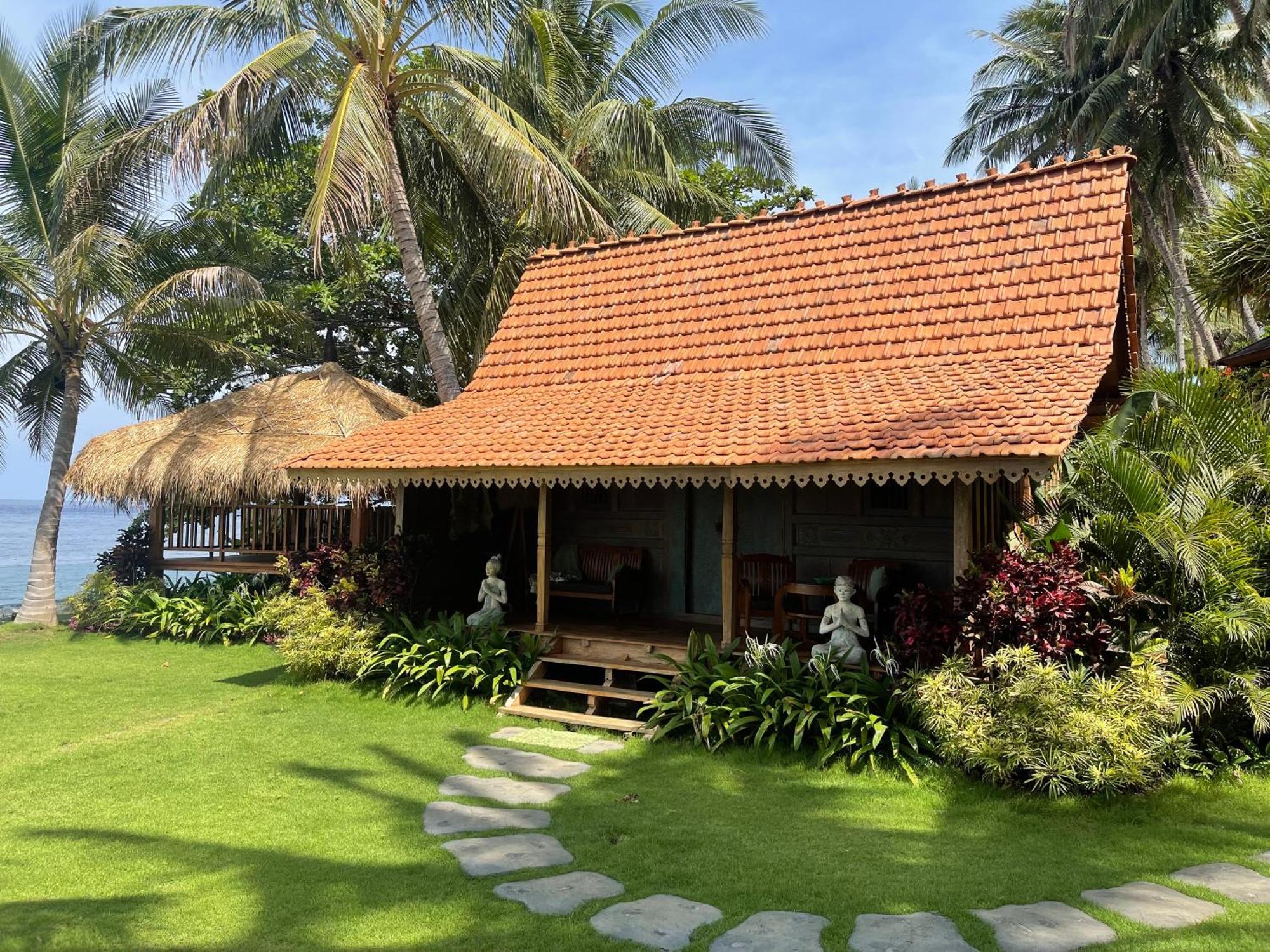 Louka Beach Bali Tianyar Exteriör bild