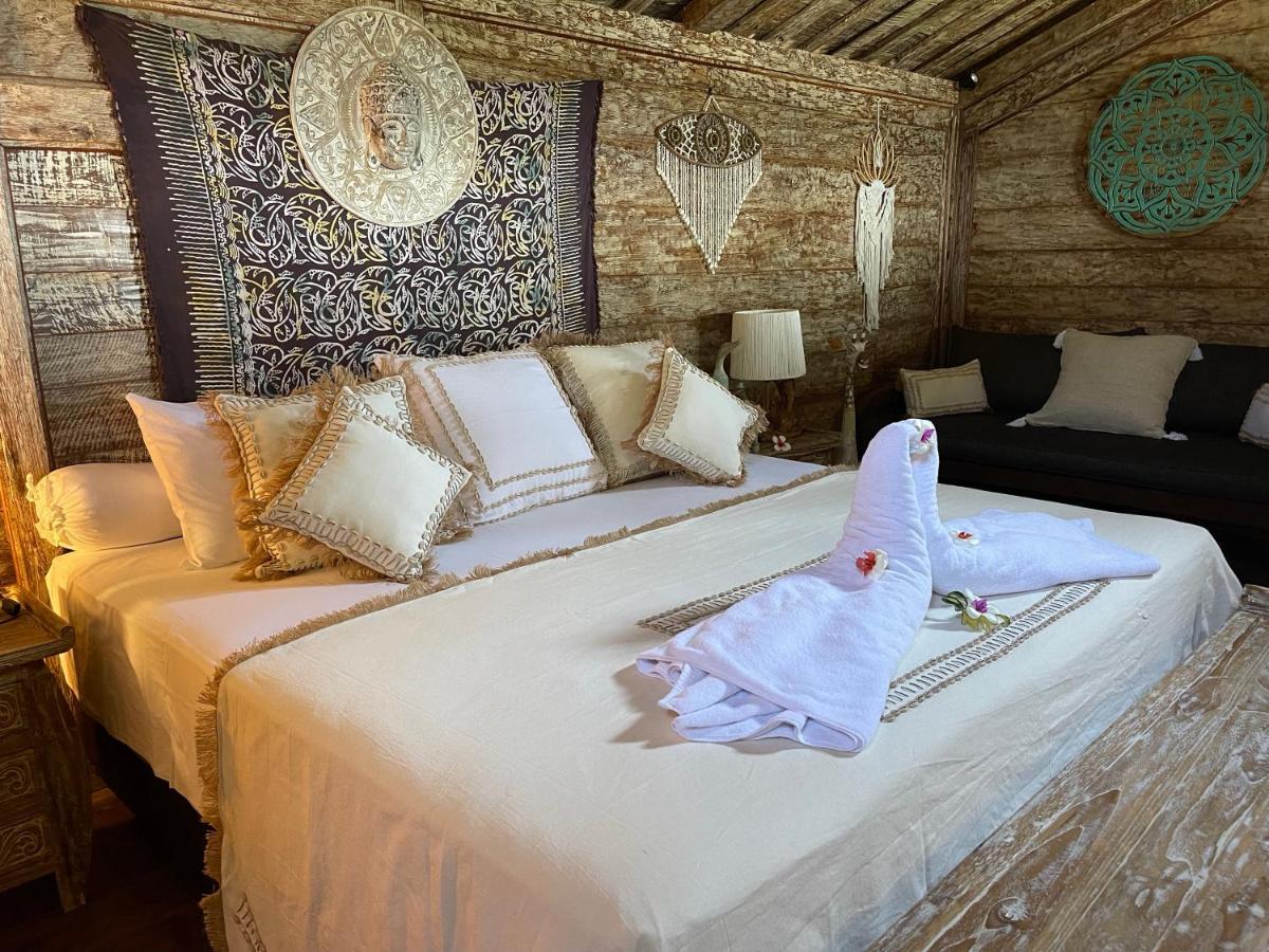 Louka Beach Bali Tianyar Exteriör bild