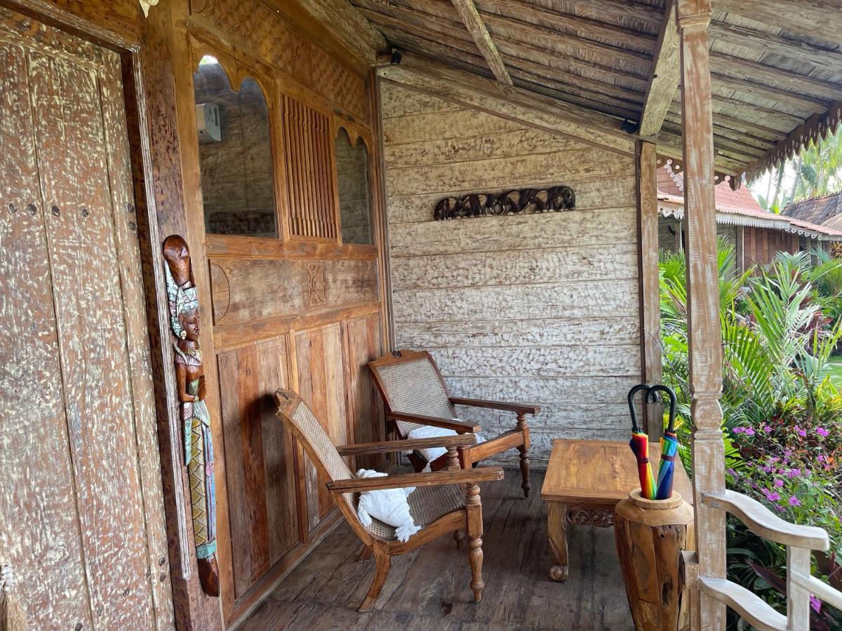 Louka Beach Bali Tianyar Exteriör bild