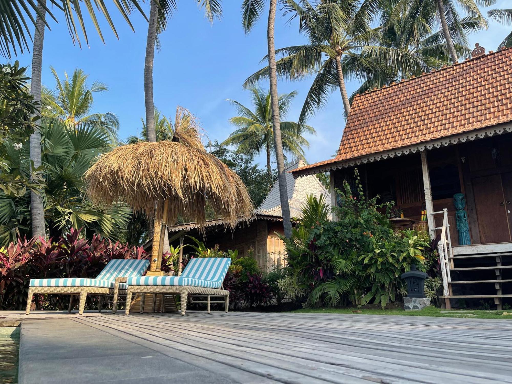 Louka Beach Bali Tianyar Exteriör bild