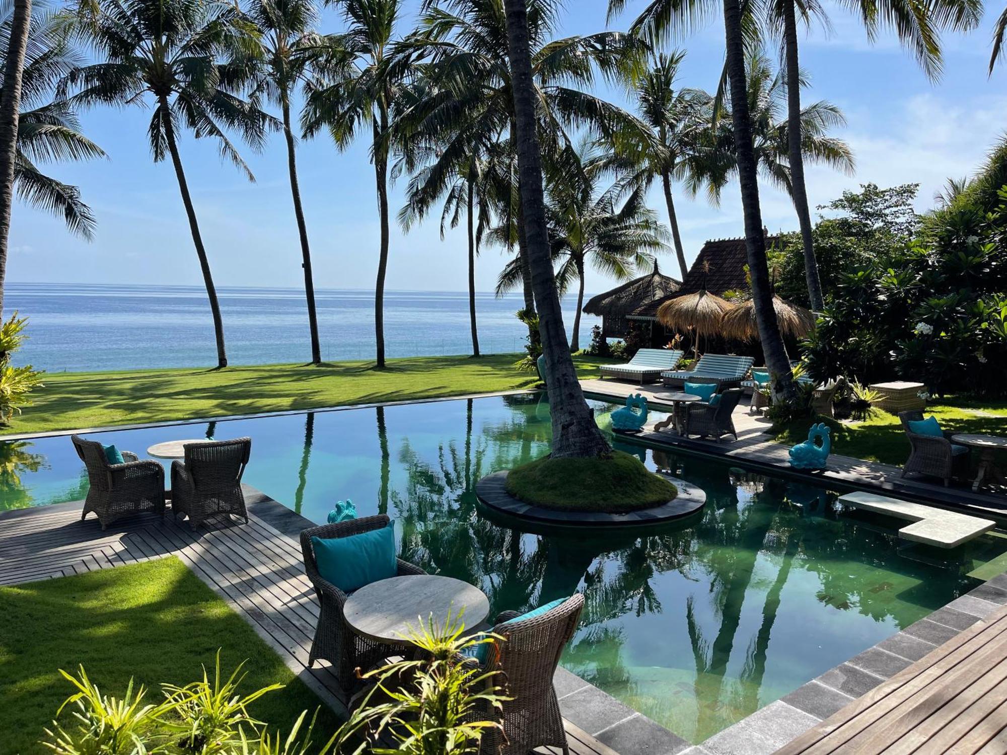 Louka Beach Bali Tianyar Exteriör bild